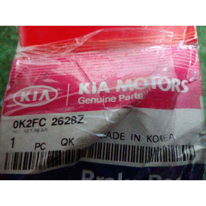 Recambio de pastillas frenos traseras para kia carens 2.0 crdi referencia OEM IAM 0K2FC2628Z NUEVO DE LA KIA