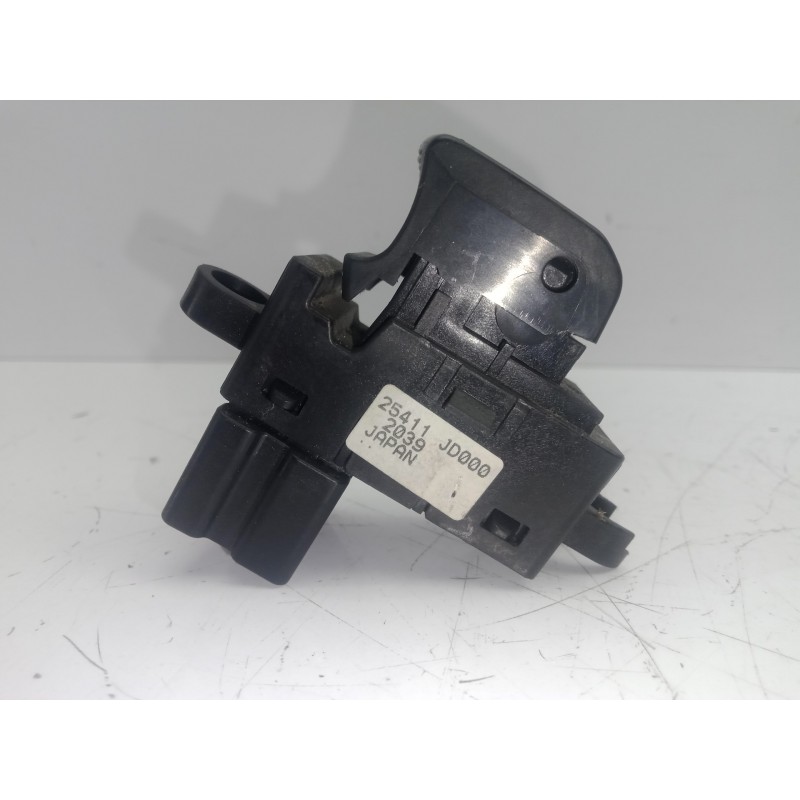 Recambio de mando elevalunas trasero derecho para nissan qashqai (j10) 2.0 16v cat referencia OEM IAM 25411JD000  
