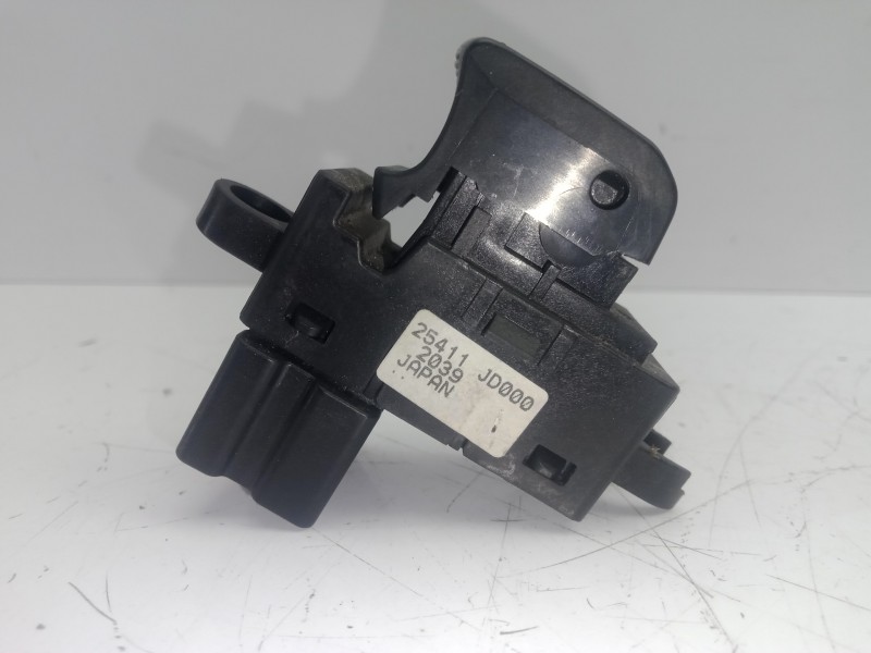 Recambio de mando elevalunas trasero derecho para nissan qashqai (j10) 2.0 16v cat referencia OEM IAM 25411JD000  