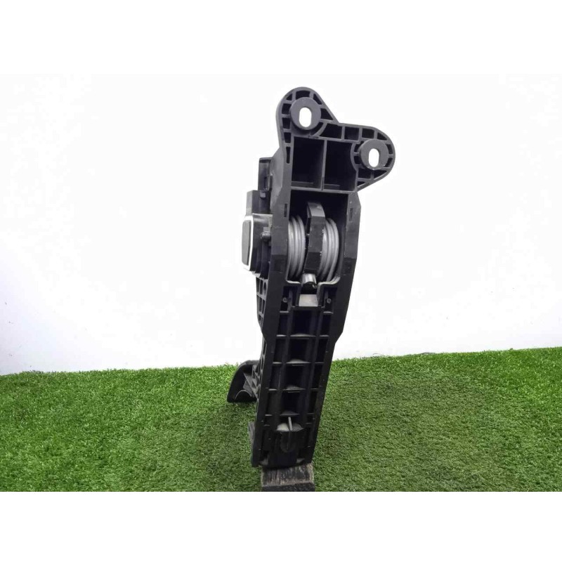 Recambio de potenciometro pedal para mercedes-benz clase r (w251) 3.0 cdi cat referencia OEM IAM A1643000004 6.PINES 