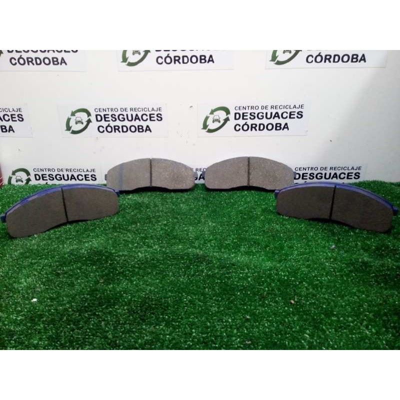 Recambio de pastillas frenos delanteras para kia pregio 2.7 diesel referencia OEM IAM 0K75B3328Z NUEVO DE LA KIA