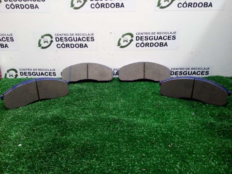 Recambio de pastillas frenos delanteras para kia pregio 2.7 diesel referencia OEM IAM 0K75B3328Z NUEVO DE LA KIA