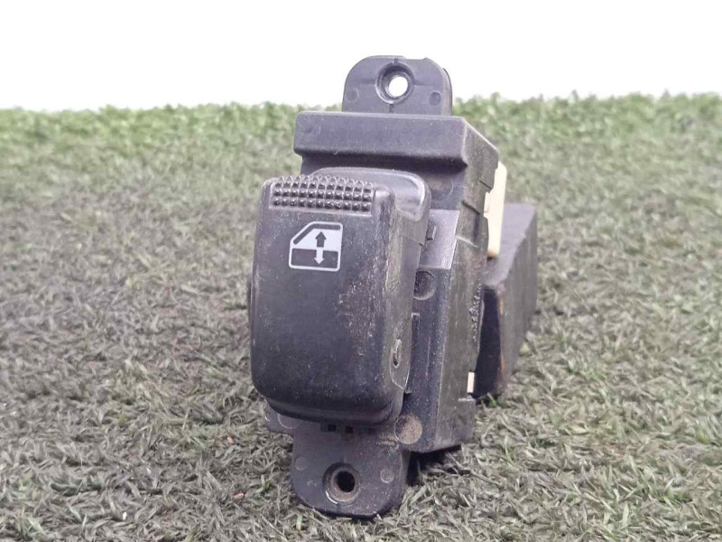 Recambio de mando elevalunas delantero derecho para hyundai elantra (xd) 2.0 crdi referencia OEM IAM 9357620000  
