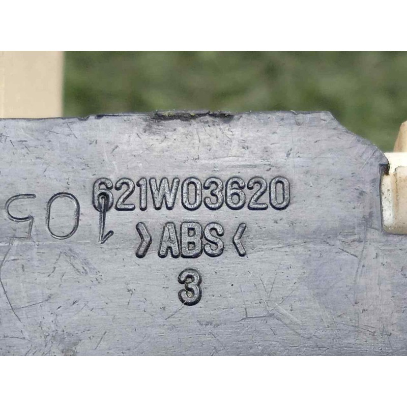 Recambio de mando elevalunas delantero derecho para hyundai elantra (xd) 2.0 crdi referencia OEM IAM 9357620000  