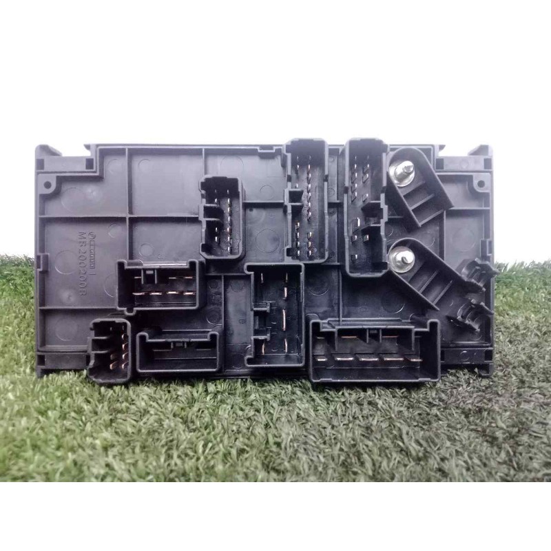 Recambio de caja reles / fusibles para subaru impreza g12 2.0 cat referencia OEM IAM 82241FG010  