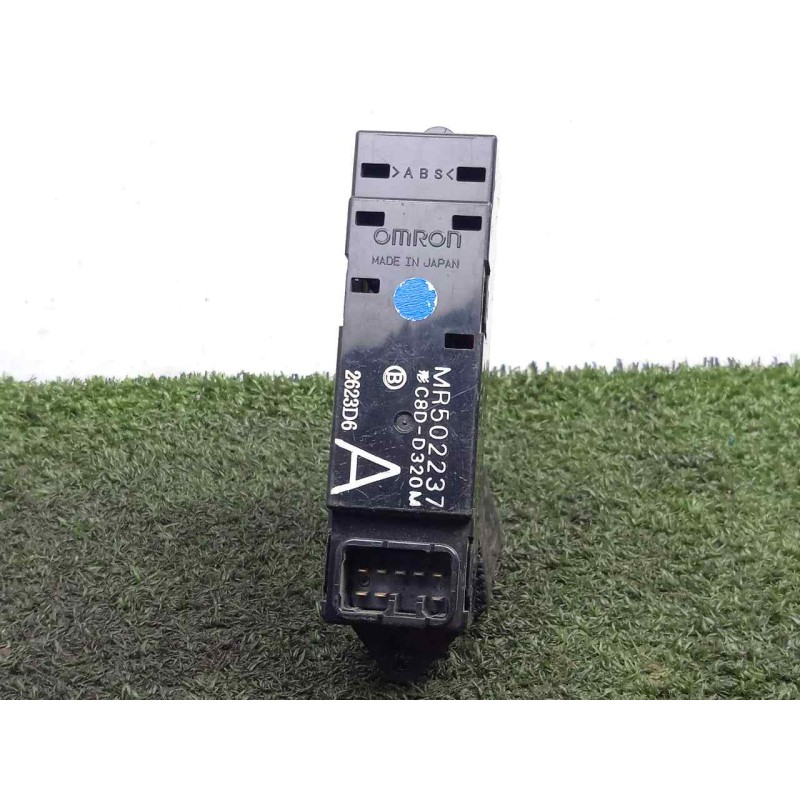 Recambio de mando elevalunas delantero derecho para mitsubishi outlander (cu0w) 2.0 cat referencia OEM IAM MR502237  