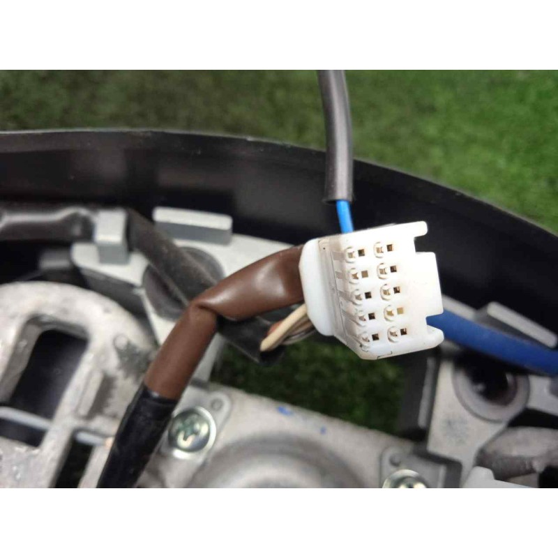 Recambio de volante para toyota yaris 1.5 16v cat (híbrido) referencia OEM IAM 451000D51027 CON.MANDOS.MULTIFUNCION CUERO