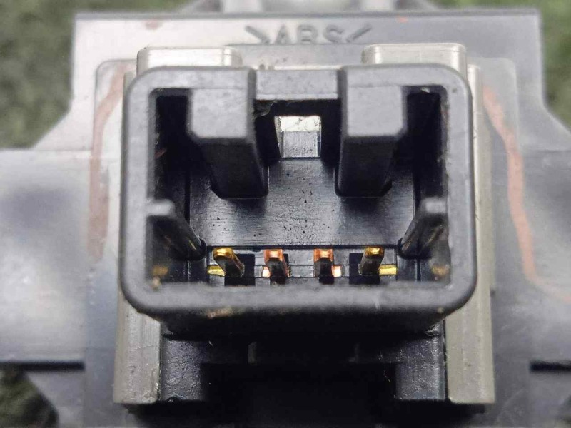 Recambio de interruptor para subaru impreza g12 2.0 cat referencia OEM IAM 66211FG000  