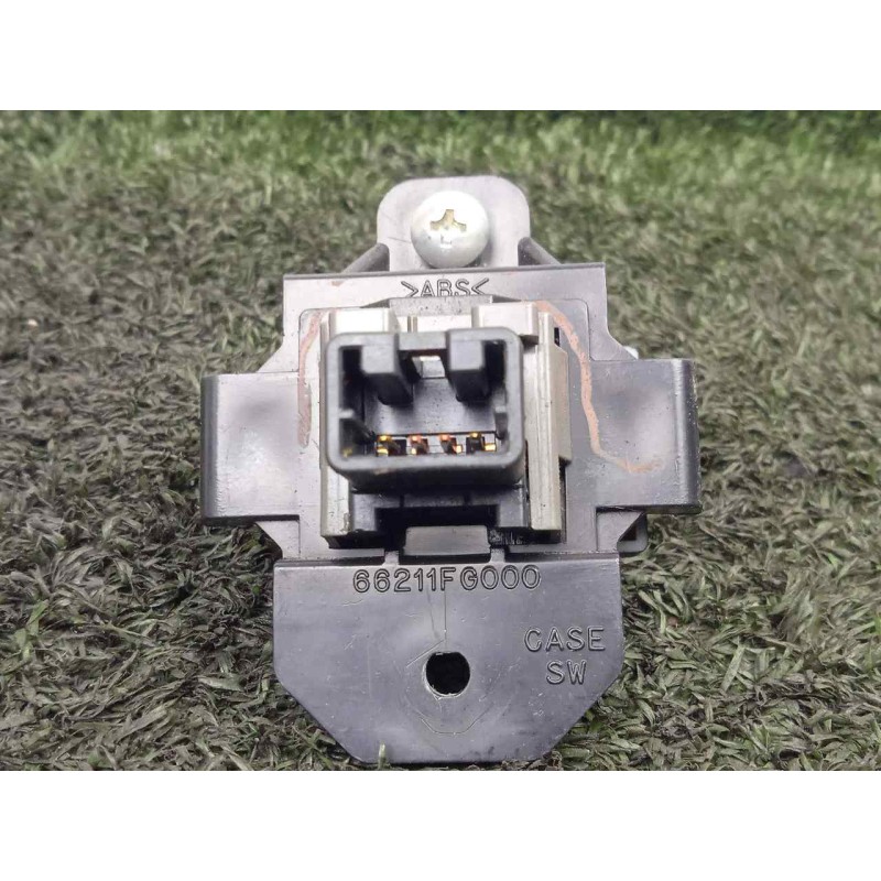 Recambio de interruptor para subaru impreza g12 2.0 cat referencia OEM IAM 66211FG000  