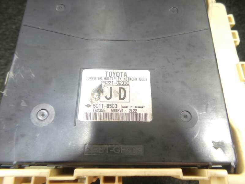 Recambio de caja reles / fusibles para toyota auris 1.4 turbodiesel cat referencia OEM IAM 63580950-8273012X70A-3HA21WB6-8922102