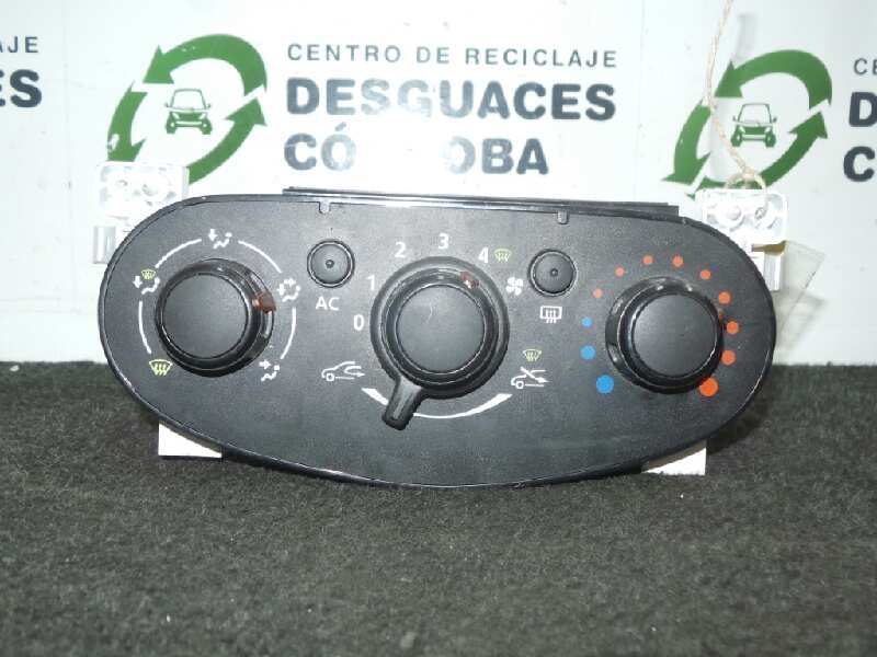 Recambio de mando calefaccion / aire acondicionado para dacia sandero 0.9 tce cat referencia OEM IAM T1019674J-A131115AL  