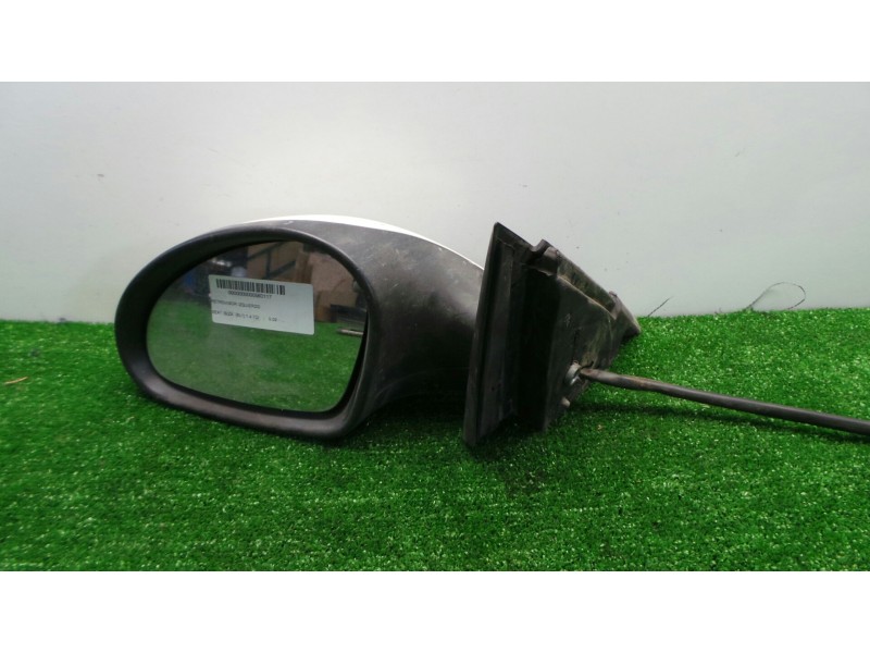 Recambio de retrovisor izquierdo para seat ibiza (6l1) 1.4 tdi referencia OEM IAM  MANUAL NEGRO.PLASTICO