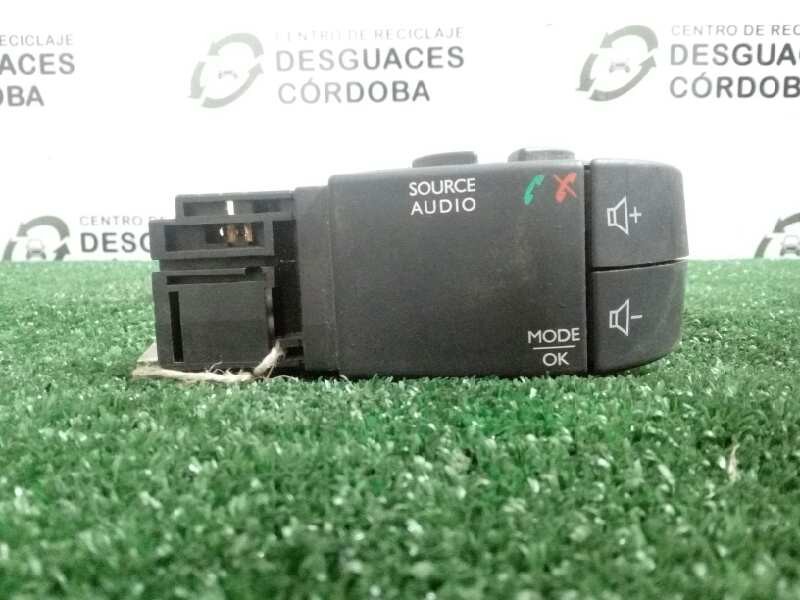 Recambio de mando volante para dacia sandero 0.9 tce cat referencia OEM IAM NOTIENE VALEO 