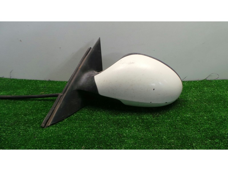 Recambio de retrovisor izquierdo para seat ibiza (6l1) 1.4 tdi referencia OEM IAM  MANUAL NEGRO.PLASTICO