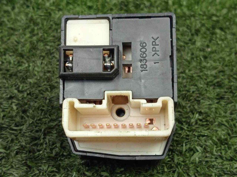 Recambio de mando retrovisor para subaru impreza g12 2.0 cat referencia OEM IAM 83061SA000  