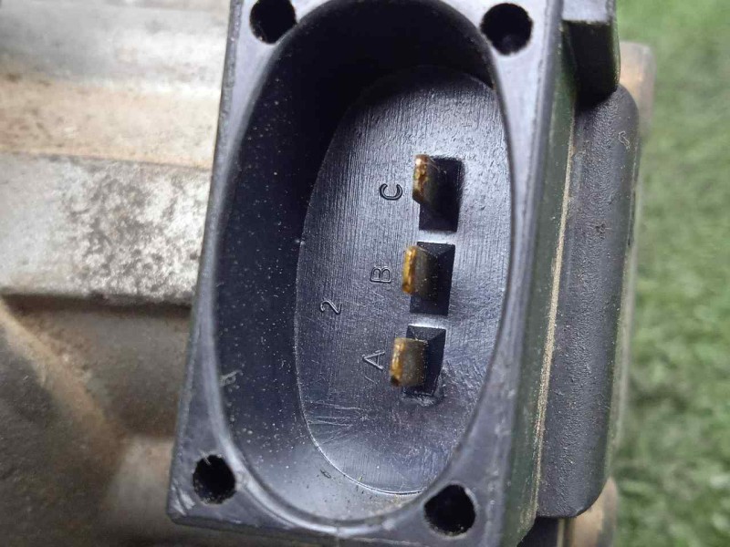 Recambio de caja mariposa para ford fiesta berlina 1.3 cat referencia OEM IAM 96BFFA  