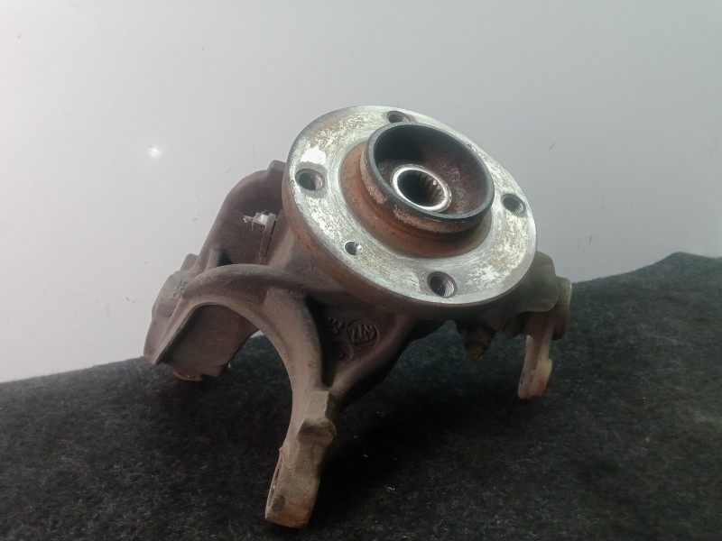 Recambio de mangueta delantera derecha para peugeot 208 1.2 12v vti referencia OEM IAM   