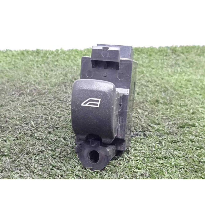 Recambio de mando elevalunas delantero derecho para volvo xc60 2.0 diesel cat referencia OEM IAM 31272012  