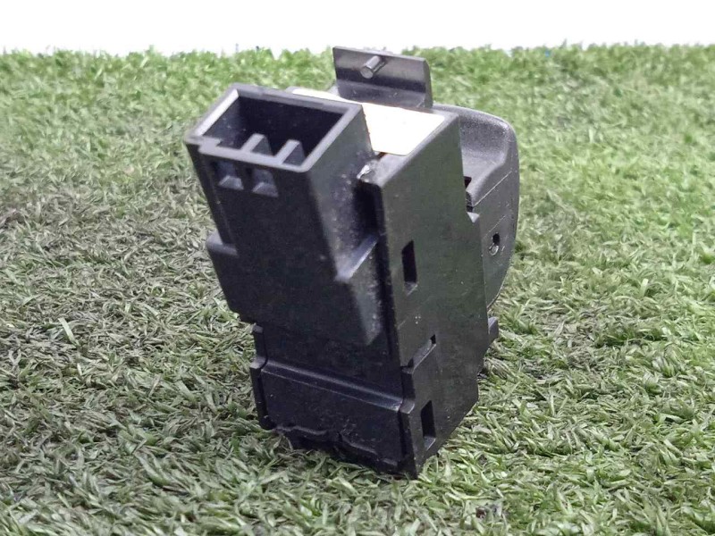 Recambio de mando elevalunas delantero derecho para volvo xc60 2.0 diesel cat referencia OEM IAM 31272012  