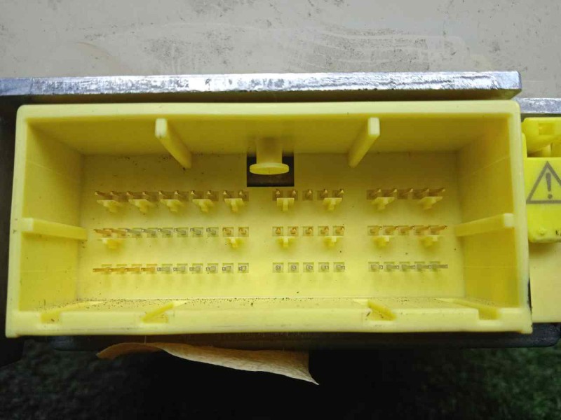 Recambio de centralita airbag para toyota auris 1.4 turbodiesel cat referencia OEM IAM 222814101-891700W330  