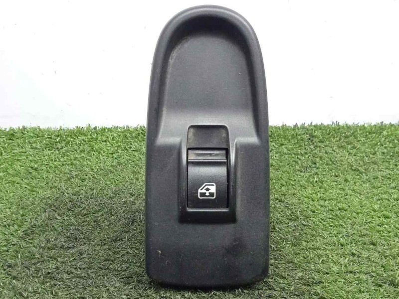 Recambio de mando elevalunas delantero derecho para iveco daily furgón 2.3 diesel referencia OEM IAM SINREFERENCIA  