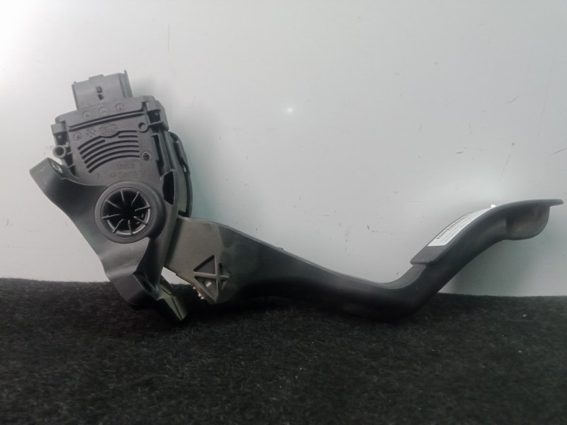 Recambio de potenciometro pedal para peugeot 208 1.2 12v vti referencia OEM IAM 9671433780-6PV00994941  