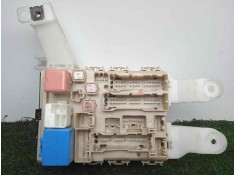Recambio de caja reles / fusibles para toyota auris 1.4 turbodiesel cat referencia OEM IAM 303350J13-8273002J70-171610L06  