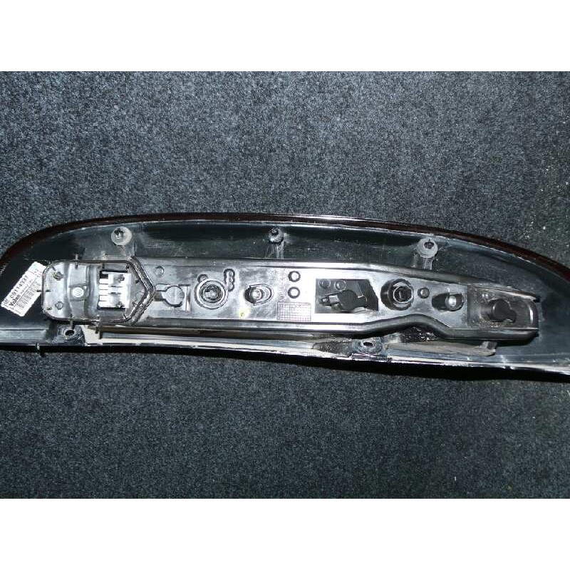 Recambio de piloto trasero derecho para opel corsa c 1.2 16v cat (z 12 xe / lw4) referencia OEM IAM  CORSA.C - 01-03 ROJO - VALE