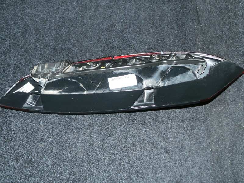 Recambio de piloto trasero derecho para opel corsa c 1.2 16v cat (z 12 xe / lw4) referencia OEM IAM  CORSA.C - 01-03 ROJO - VALE