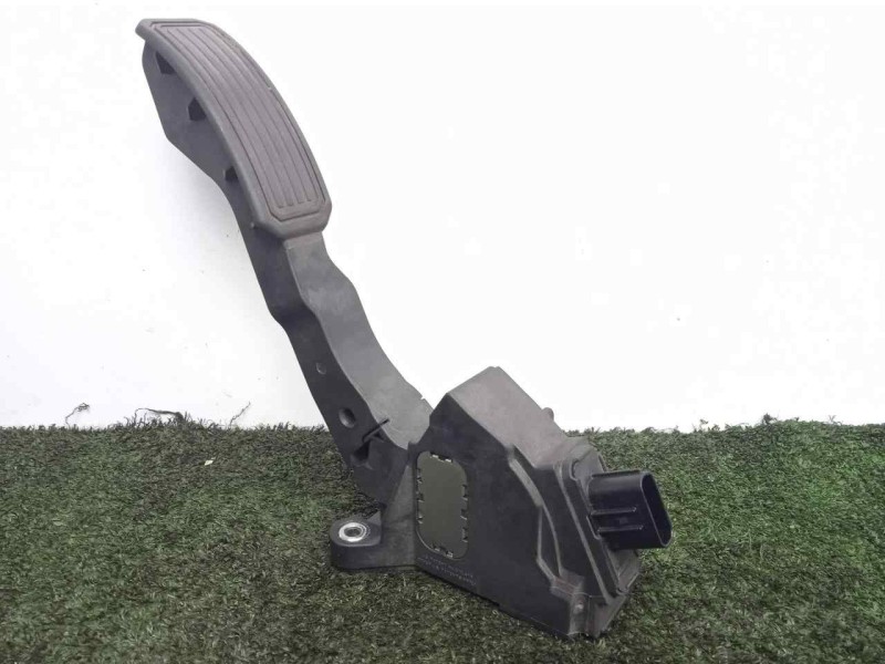 Recambio de potenciometro pedal para toyota auris 1.4 turbodiesel cat referencia OEM IAM 7811002011-01213451539  
