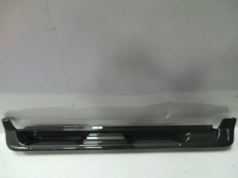 Recambio de estribo para kia sportage referencia OEM IAM P83701F010 NUEVO ESTRIBERAS