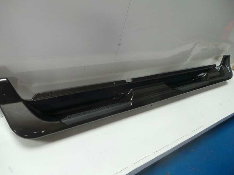 Recambio de estribo para kia sportage referencia OEM IAM P83701F010 NUEVO ESTRIBERAS