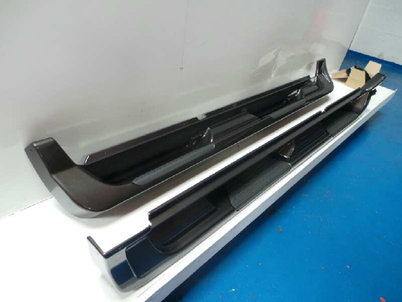 Recambio de estribo para kia sportage referencia OEM IAM P83701F010 NUEVO ESTRIBERAS