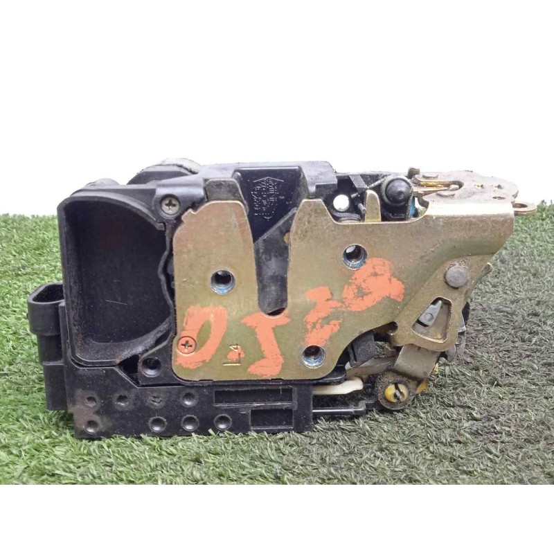 Recambio de cerradura puerta delantera izquierda para daewoo kalos 1.4 cat referencia OEM IAM SINREFERENCIA 2.PINES 
