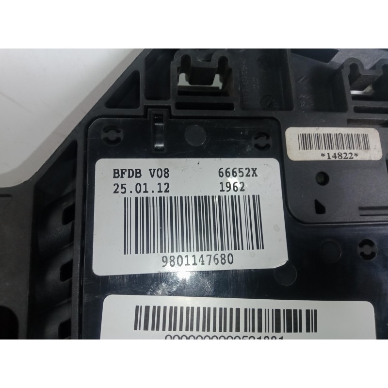 Recambio de caja reles / fusibles para citroën c3 1.4 hdi referencia OEM IAM 9801147680  