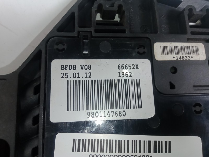 Recambio de caja reles / fusibles para citroën c3 1.4 hdi referencia OEM IAM 9801147680  
