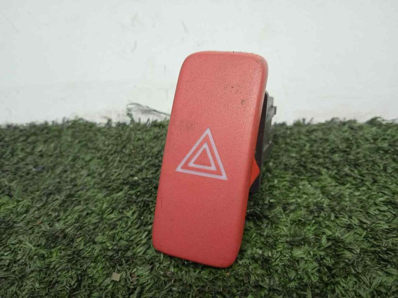 Recambio de warning para toyota auris 1.4 turbodiesel cat referencia OEM IAM 8433202131 4.PINES 