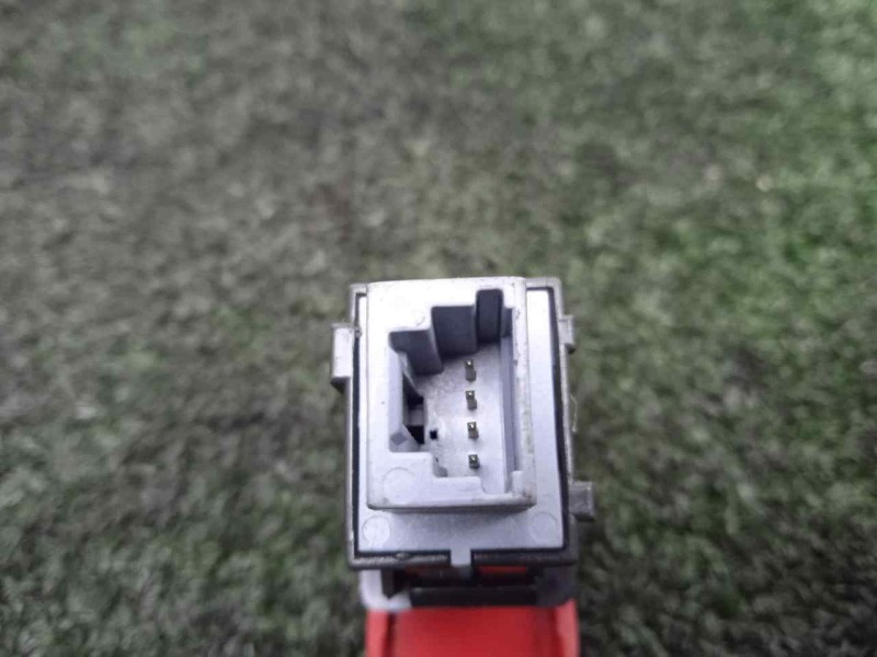 Recambio de warning para toyota auris 1.4 turbodiesel cat referencia OEM IAM 8433202131 4.PINES 