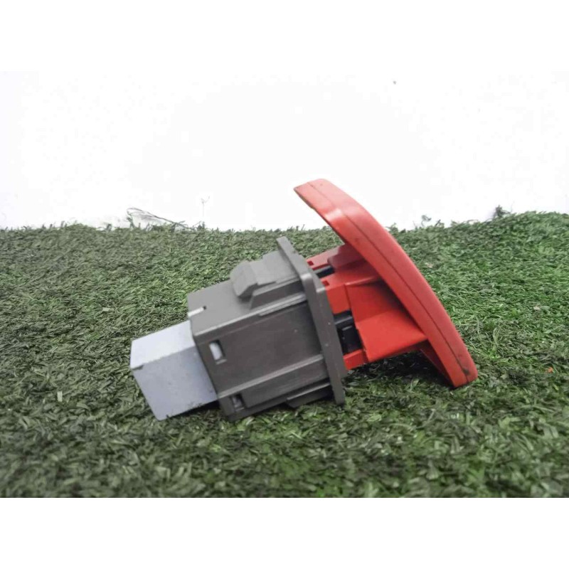 Recambio de warning para toyota auris 1.4 turbodiesel cat referencia OEM IAM 8433202131 4.PINES 