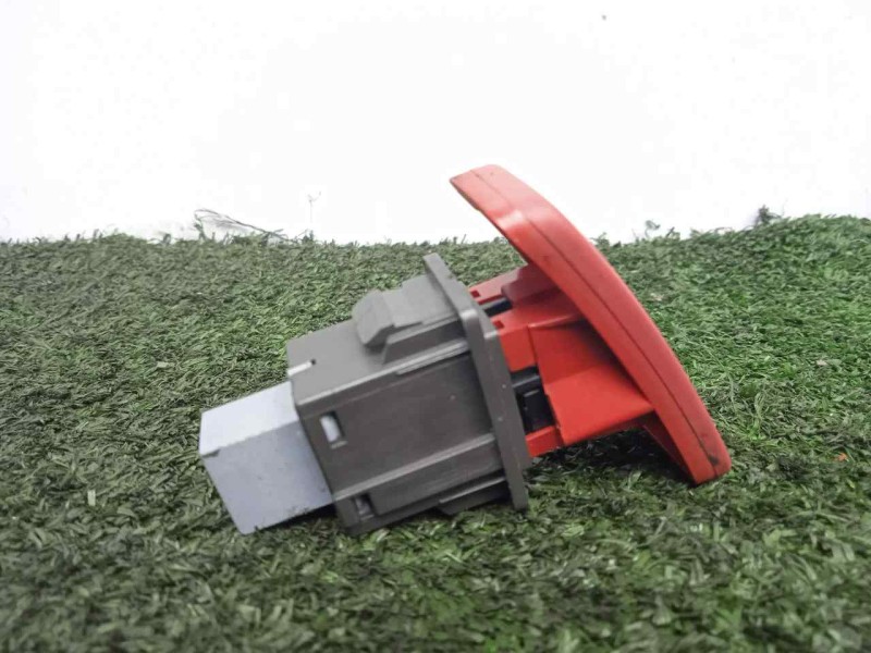 Recambio de warning para toyota auris 1.4 turbodiesel cat referencia OEM IAM 8433202131 4.PINES 