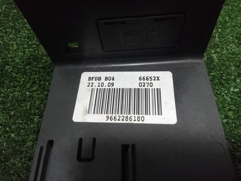 Recambio de caja reles / fusibles para citroën c4 berlina 1.4 16v referencia OEM IAM 9662286180  