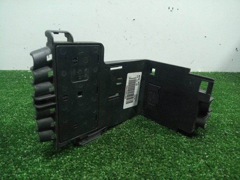 Recambio de caja reles / fusibles para citroën c4 berlina 1.4 16v referencia OEM IAM 9662286180  