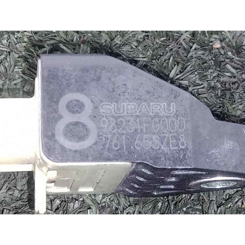 Recambio de sensor impacto airbag para subaru impreza g12 2.0 cat referencia OEM IAM 98231FG000  