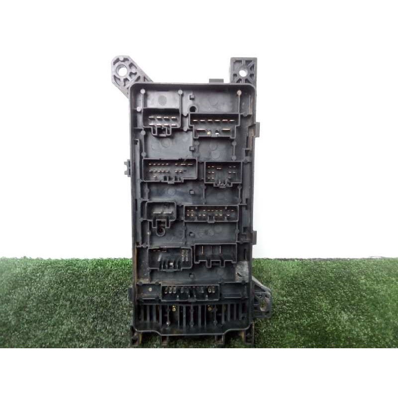 Recambio de caja reles / fusibles para kia carnival ii 2.9 crdi cat referencia OEM IAM 0K53H66760  