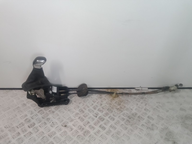 Recambio de palanca cambio para peugeot 208 1.2 12v vti referencia OEM IAM 1000413815  
