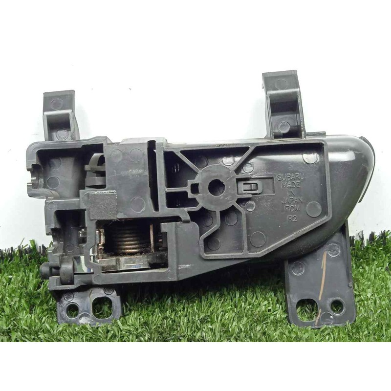 Recambio de maneta interior delantera derecha para subaru impreza g12 2.0 cat referencia OEM IAM 61051FG021JG  