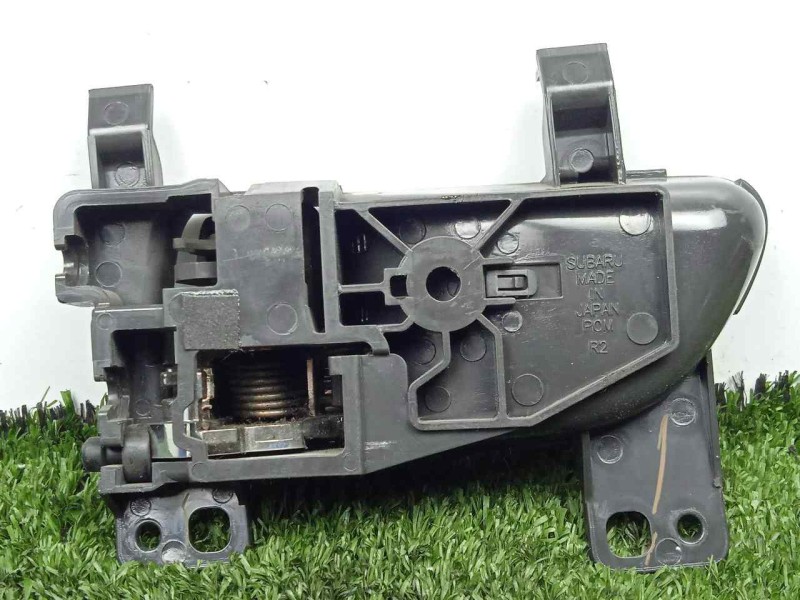 Recambio de maneta interior delantera derecha para subaru impreza g12 2.0 cat referencia OEM IAM 61051FG021JG  