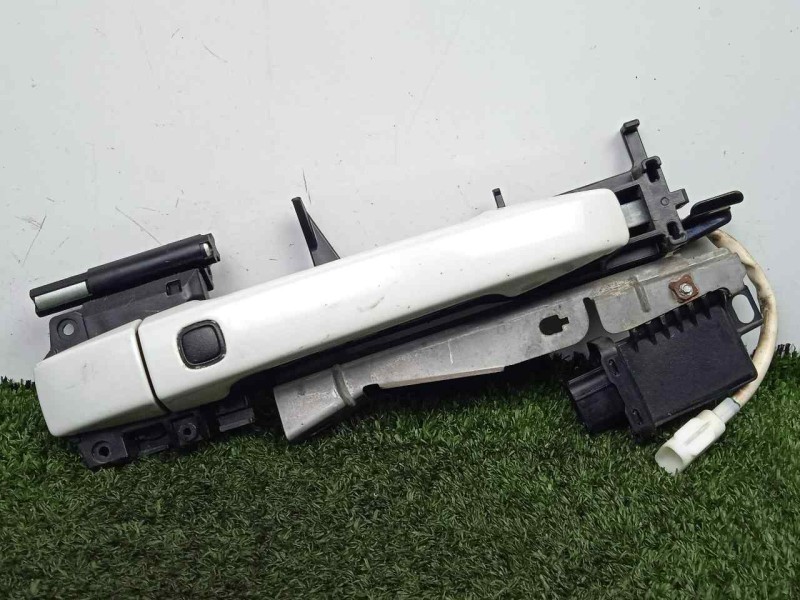 Recambio de maneta exterior delantera derecha para subaru impreza g12 2.0 cat referencia OEM IAM 61142FG020  