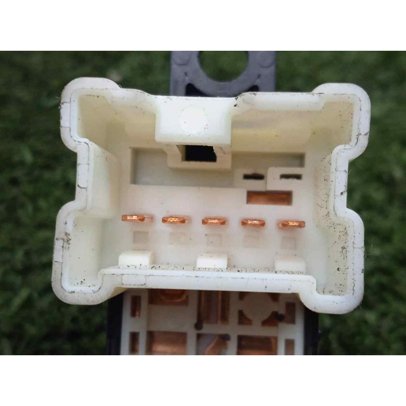 Recambio de mando elevalunas delantero derecho para subaru impreza g12 2.0 cat referencia OEM IAM 83071FG110  