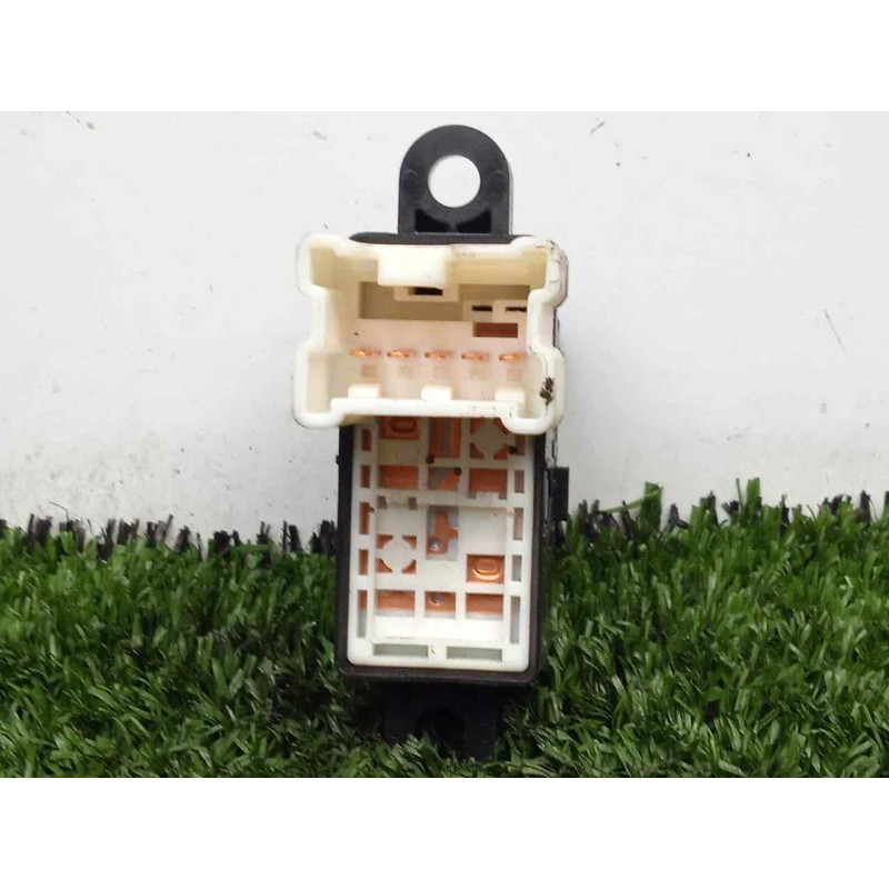 Recambio de mando elevalunas trasero derecho para subaru impreza g12 2.0 cat referencia OEM IAM 83071FG110  